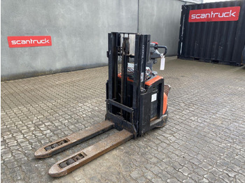 Depo ekipmanı TOYOTA