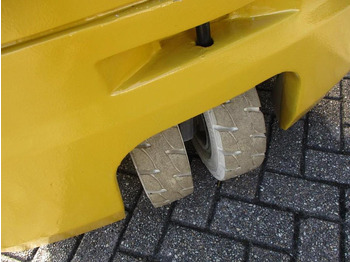 Elektrikli forklift Yale ERP16-ATF: fotoğraf 5 Elektrikli forklift Yale ERP16-ATF: fotoğraf 5