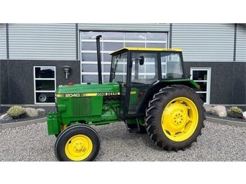 Traktör JOHN DEERE 2040