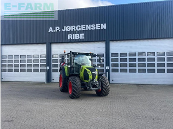 Traktör CLAAS Arion 550