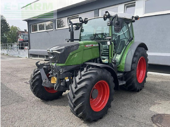 Traktör FENDT 211 Vario
