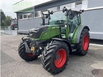 Traktör FENDT 211 Vario