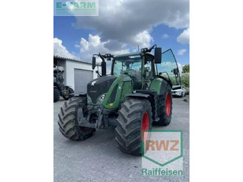 Traktör FENDT 718 Vario