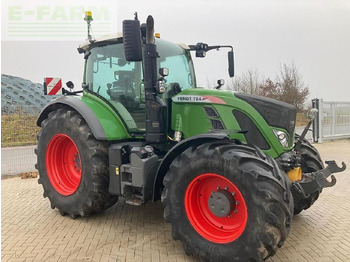 Traktör FENDT 724 Vario