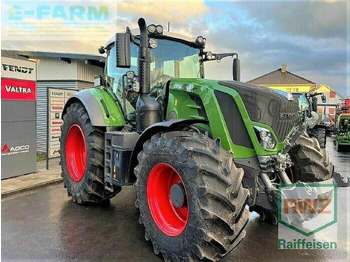 Traktör FENDT 828 Vario