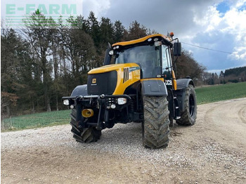 Traktör JCB