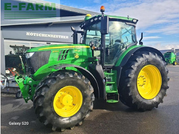 Traktör JOHN DEERE 6215R
