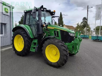 Traktör JOHN DEERE