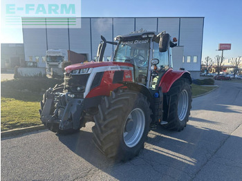 Traktör MASSEY FERGUSON 100 series