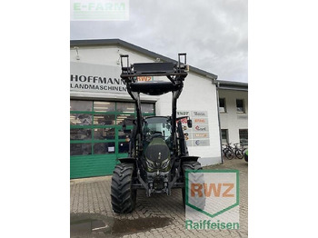 Traktör VALTRA