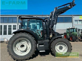 Traktör VALTRA