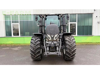 Traktör VALTRA