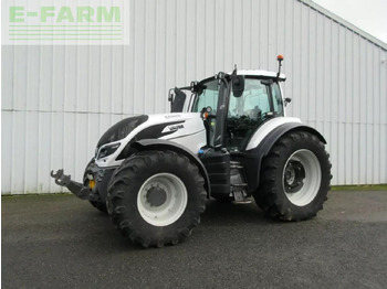 Traktör VALTRA T214