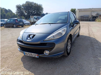 Binek araba PEUGEOT