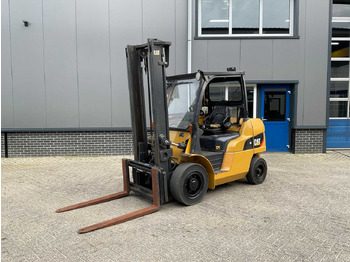 Forklift CATERPILLAR DP