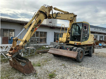 Tekerlekli yükleyici KOMATSU PW130