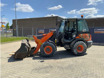 Tekerlekli yükleyici Komatsu WA-70-7: fotoğraf 2