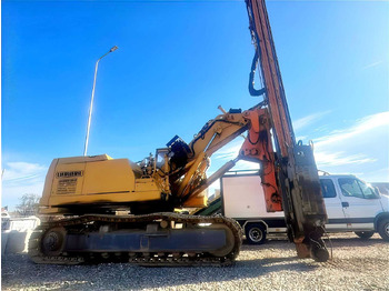 Paletli ekskavatör LIEBHERR
