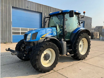 Traktör NEW HOLLAND T6070