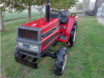Küçük traktör YANMAR