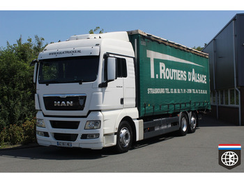 Tenteli kamyon MAN TGX 26.440