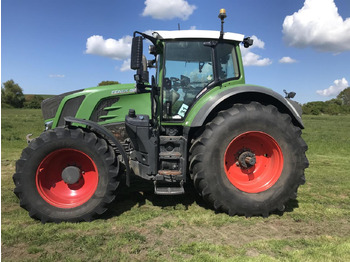 Traktör FENDT 828 Vario