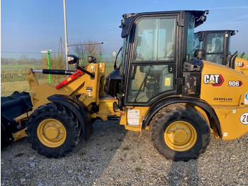Tekerlekli yükleyici CATERPILLAR 906