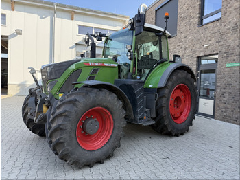 Traktör FENDT 718 Vario