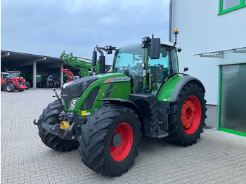 Traktör FENDT 724 Vario