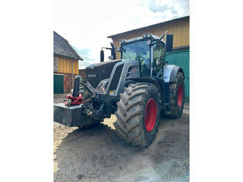 Traktör FENDT 828 Vario