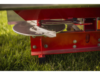 Gübre serpme makinesi Rozsiewacz do nawozów JUNIOR II ( 600kg, 800kg, 1000kg, 1200kg, ): fotoğraf 3