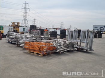 İnşaat ekipmanı Bundle of Folding Aluminium Scaffolding (5 of), Bundle of Folding Fiberglass Scaffolding, Bundle of Aluminium Scaffolding (3 of), Aluminium Staging Boards (3 of): fotoğraf 5