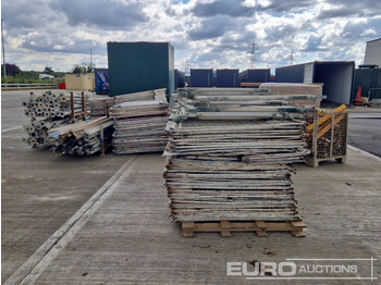 İnşaat ekipmanı Steel Mesh Panels (5 Pallets of & 1 Stillage of), Acro Props (5 Stillages of), Kwikstage Polls (2 Stillages of), Stillge of Fittings: fotoğraf 3