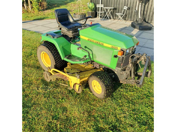 Çim biçme makinesi JOHN DEERE