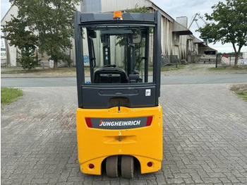 Elektrikli forklift Jungheinrich EFG213: fotoğraf 3 Elektrikli forklift Jungheinrich EFG213: fotoğraf 3