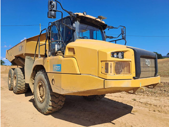 Belden kırma kaya kamyonu CATERPILLAR 730