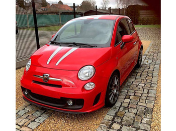 Sedan araba FERRARI
