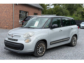 Sedan araba FIAT