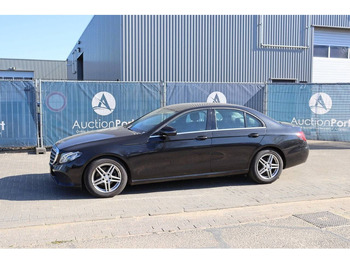 Sedan araba MERCEDES-BENZ
