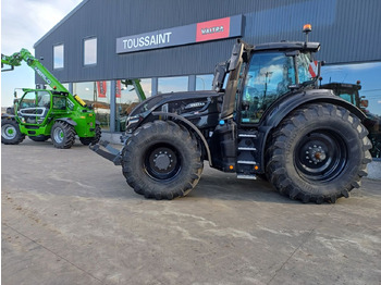 Traktör VALTRA