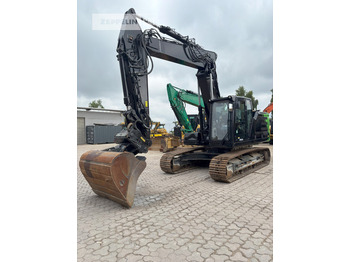 Paletli ekskavatör CATERPILLAR 323