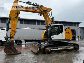 Paletli ekskavatör LIEBHERR R 936