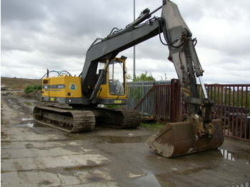 Paletli ekskavatör VOLVO EC200