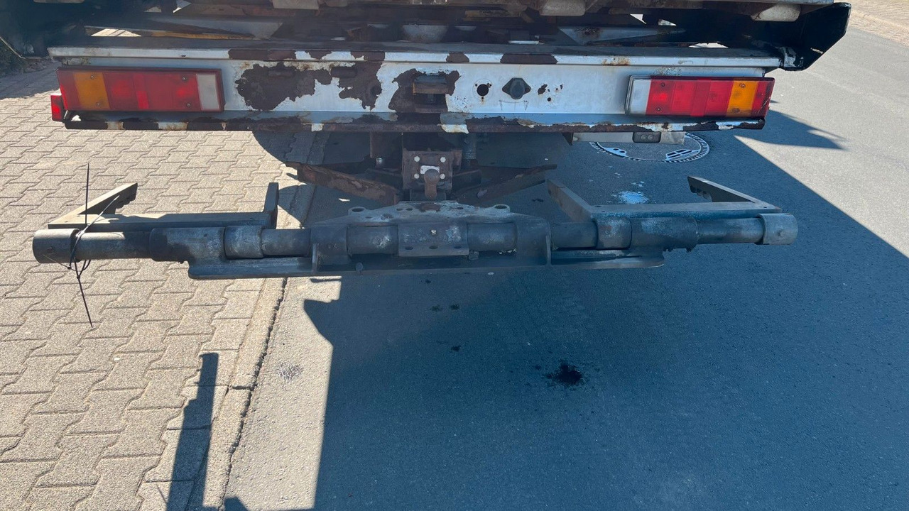 MAN 10.220 Abschlepper Kran Kipper Radgabel - Çekici kamyonu: fotoğraf 4 MAN 10.220 Abschlepper Kran Kipper Radgabel - Çekici kamyonu: fotoğraf 4