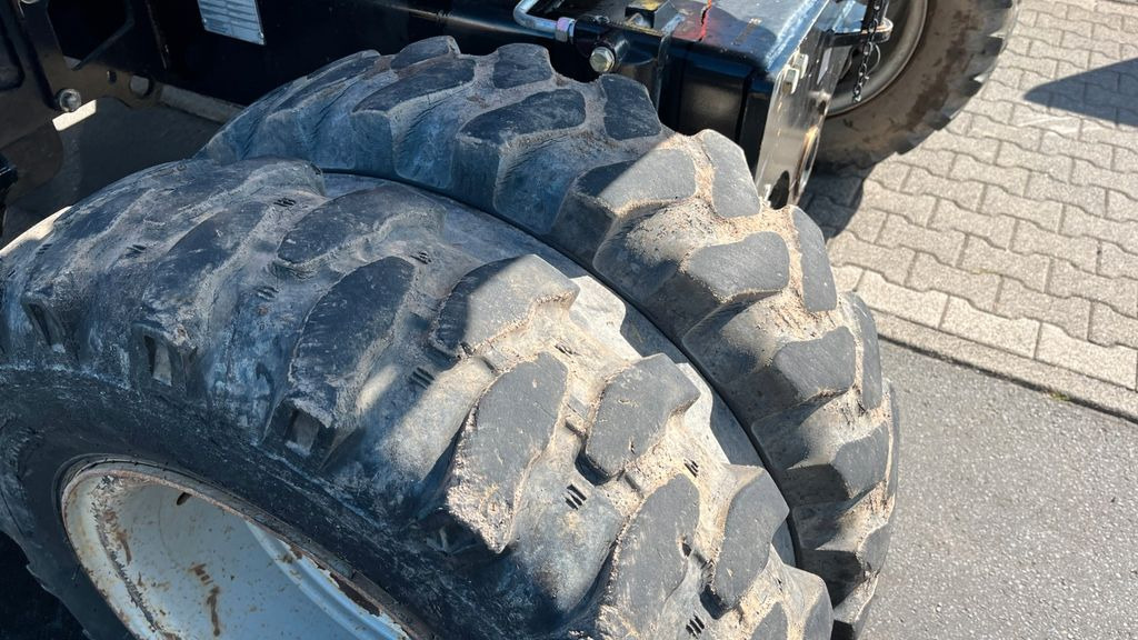 Tekerlekli ekskavatör Terex TW85 Mobilbagger 8600 Kg Verstellausleger: fotoğraf 7 Tekerlekli ekskavatör Terex TW85 Mobilbagger 8600 Kg Verstellausleger: fotoğraf 7