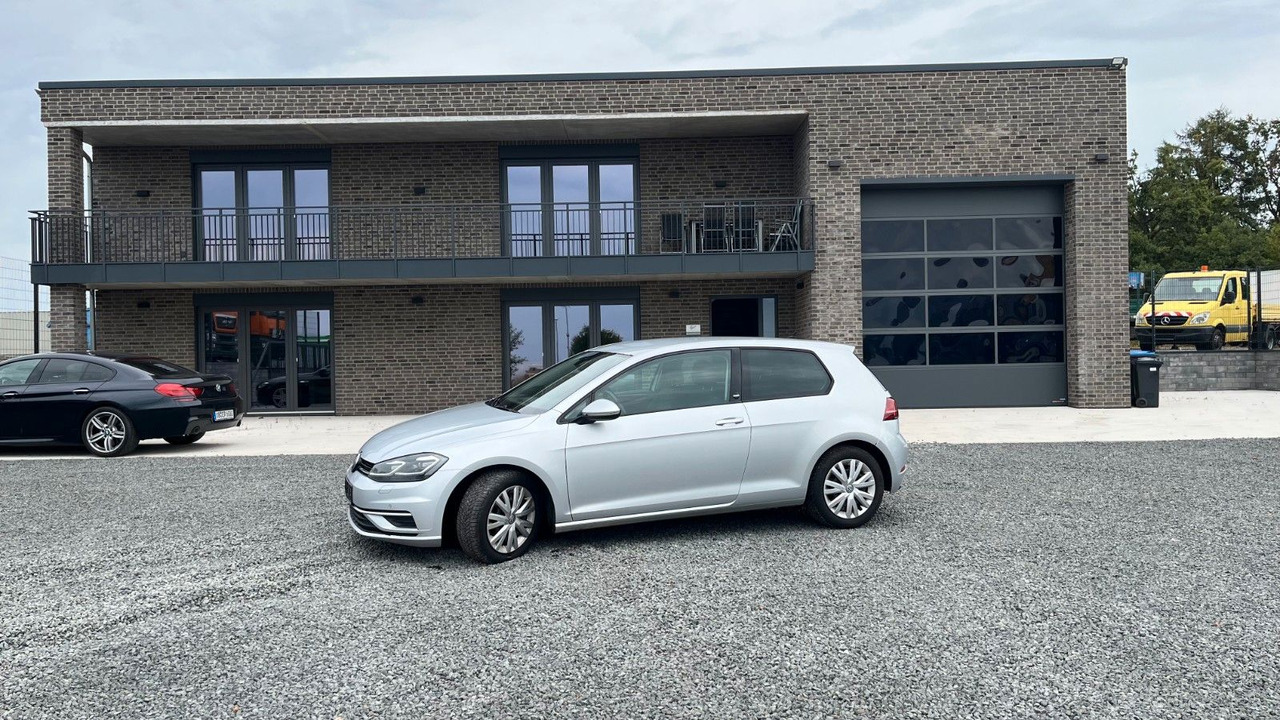 Volkswagen Golf VII Lim. Sound Start-Stopp - Binek araba: fotoğraf 1 Volkswagen Golf VII Lim. Sound Start-Stopp - Binek araba: fotoğraf 1