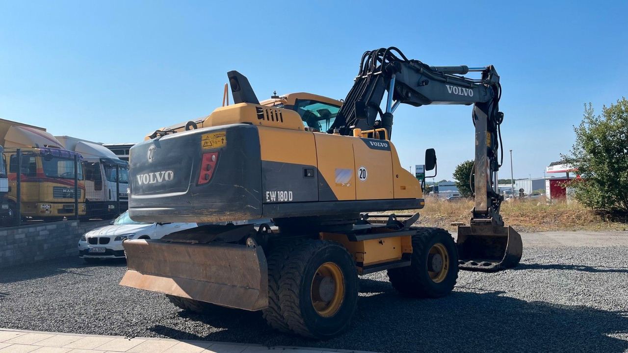 Volvo EW180D 20500 Kg Verstellausleger OilQuick - Tekerlekli ekskavatör: fotoğraf 3 Volvo EW180D 20500 Kg Verstellausleger OilQuick - Tekerlekli ekskavatör: fotoğraf 3