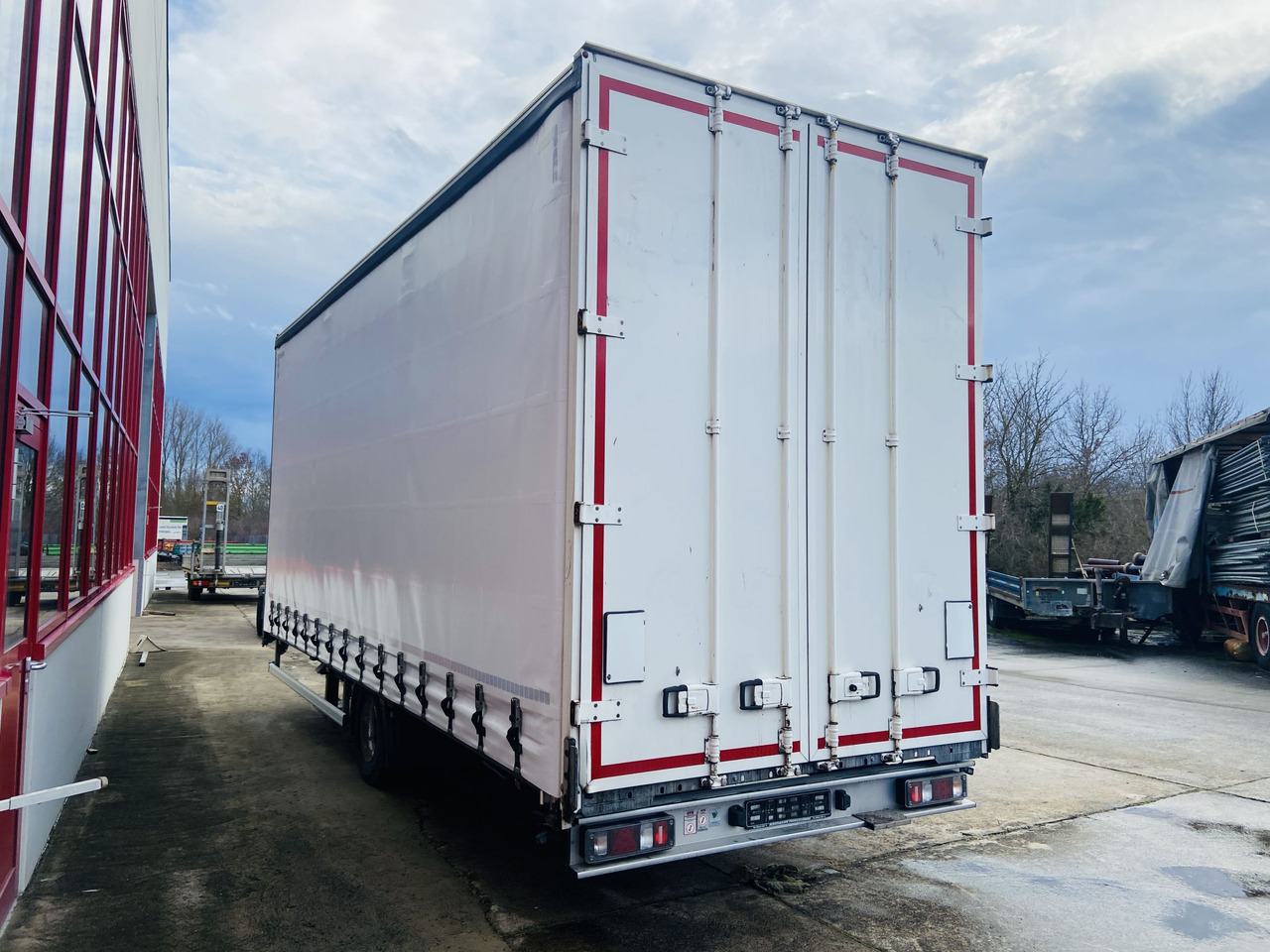 Ackermann Z-KA-F10.5/7,6 1 Achs Planenanhänger 10,5 t GG - Kapalı karoser römork: fotoğraf 4 Ackermann Z-KA-F10.5/7,6 1 Achs Planenanhänger 10,5 t GG - Kapalı karoser römork: fotoğraf 4