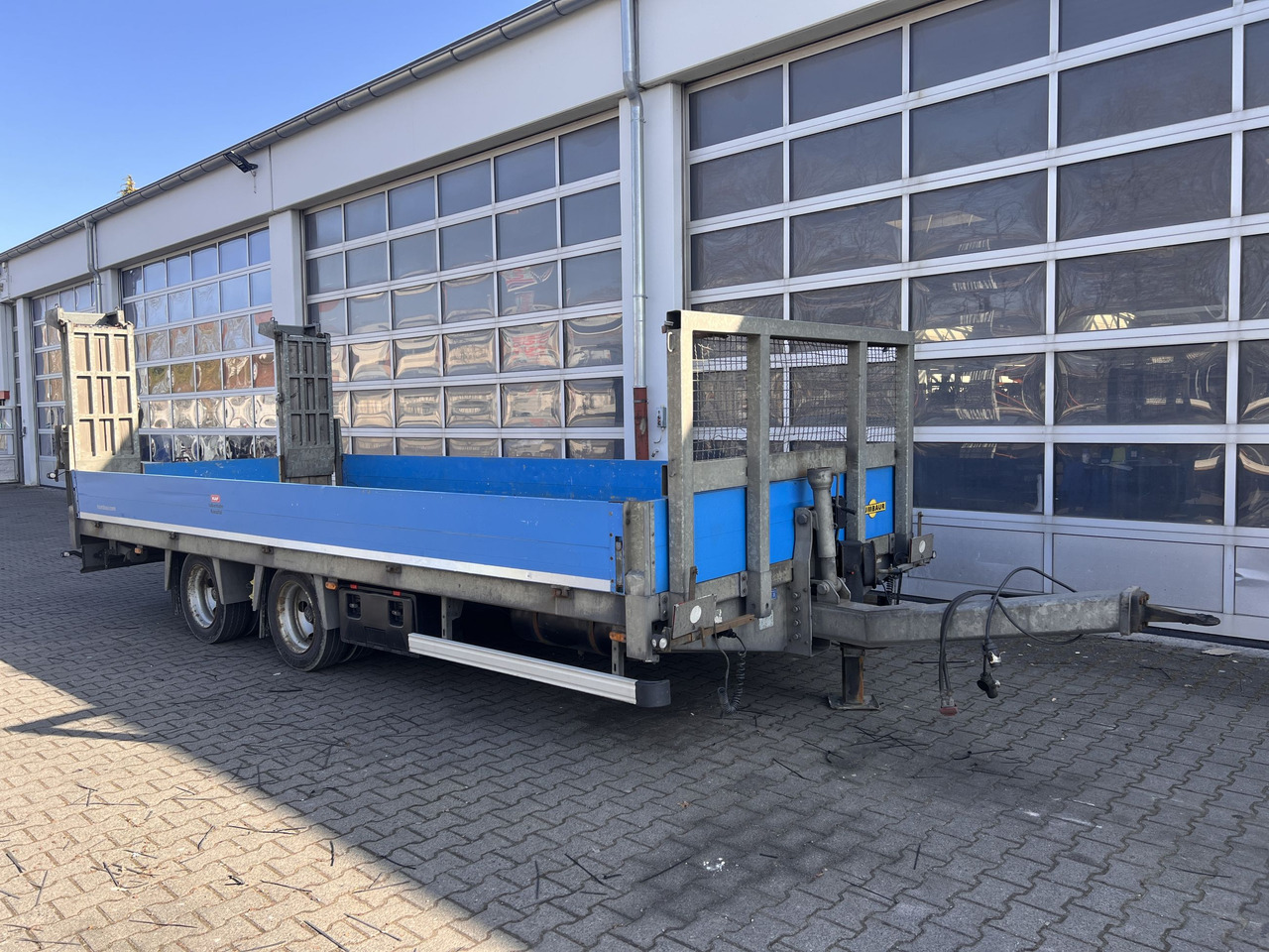 Humbaur HBTZ 136224 TA-BS 13,6 t Tandemtieflader - Alçak çerçeveli platform römork: fotoğraf 2 Humbaur HBTZ 136224 TA-BS 13,6 t Tandemtieflader - Alçak çerçeveli platform römork: fotoğraf 2