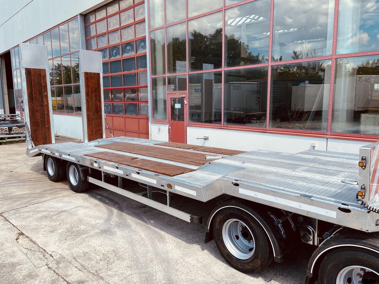 Alçak çerçeveli platform römork Möslein  4 Achs Tieflader- Anhänger, Neufahrzeug: fotoğraf 7